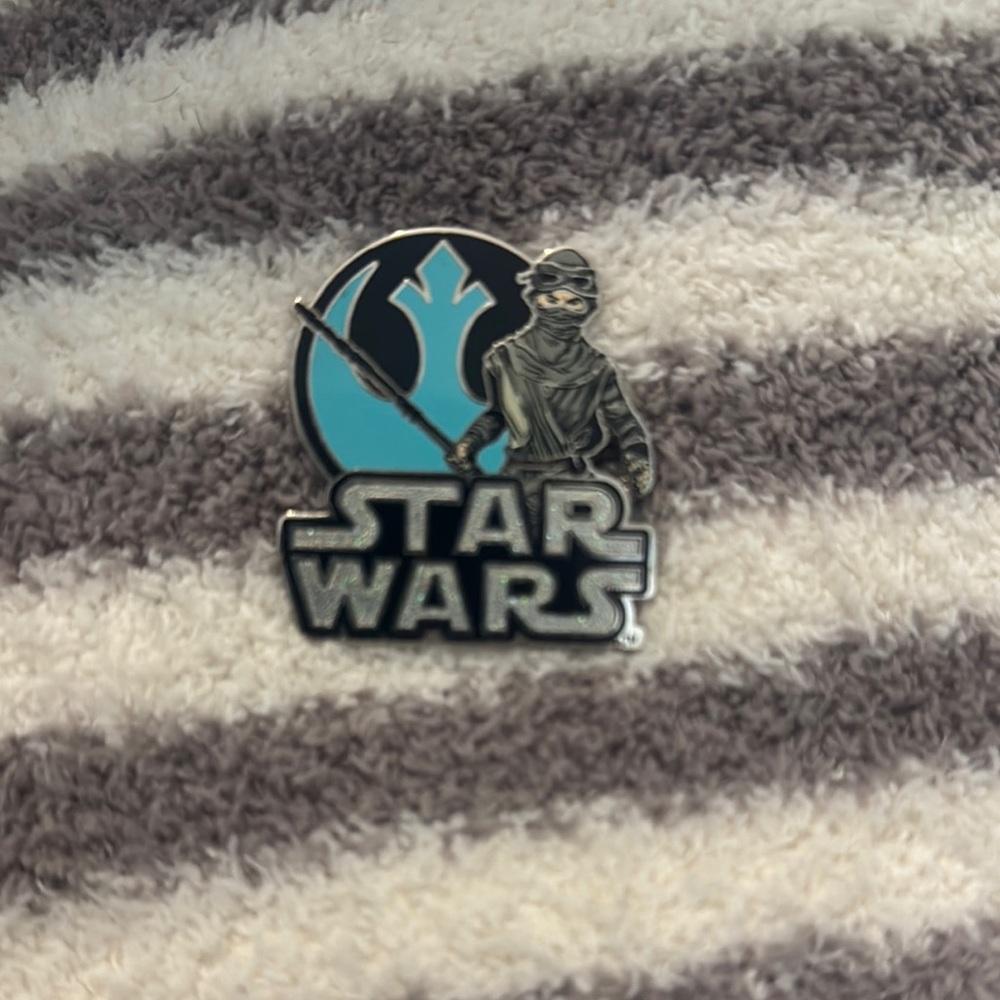 Star Wars Pin with Blue and Gray Design